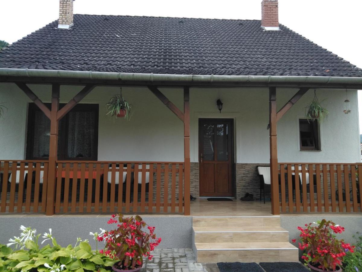 Dapsy Vendeghaz Hotel Josvafo Exterior photo